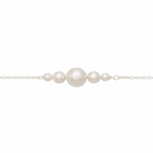 Elegant pearl bracelet on silver chain