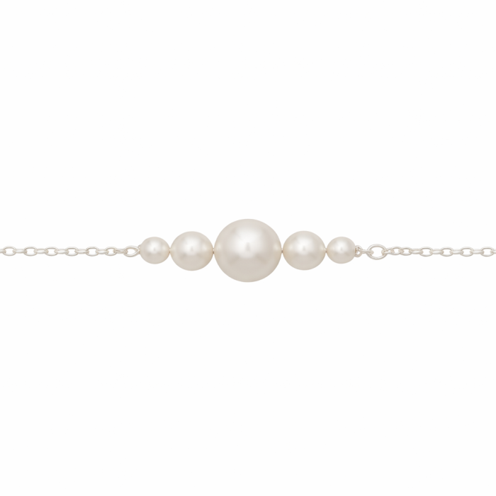 Elegant pearl bracelet on silver chain