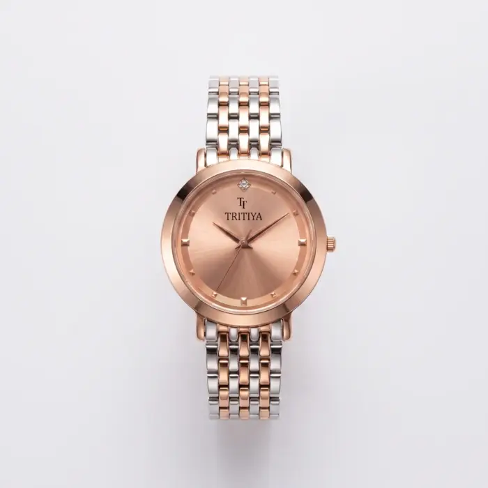 Rose_gold_watch_on_white_202607241512