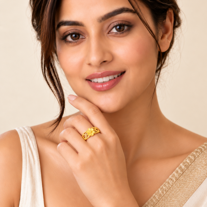 PCT9A658 Elegant Gold Floral Motif Designer Ring