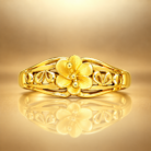 Elegant Gold Floral Motif Designer Ring
