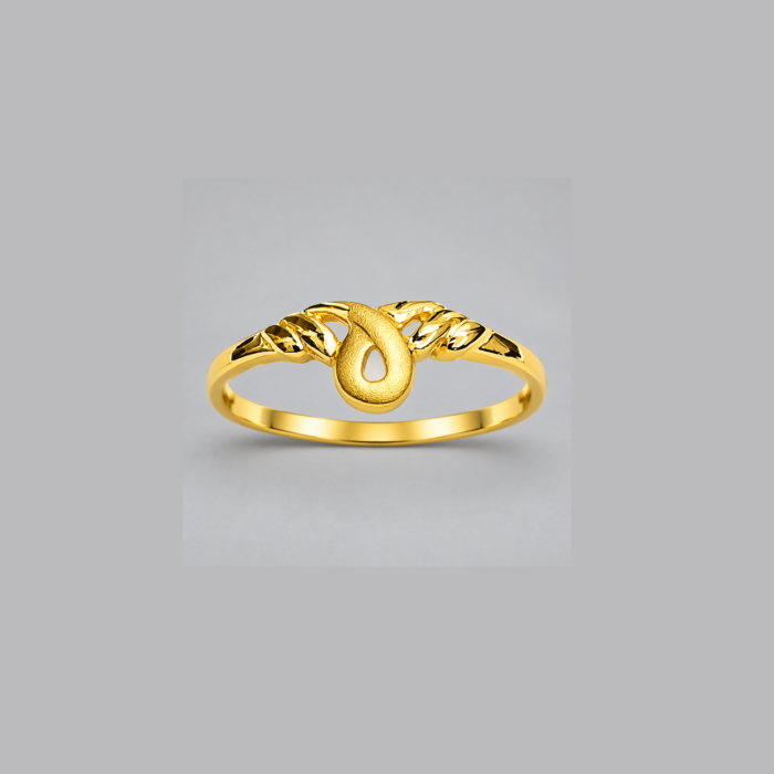 Elegant Gold Leaf Motif Designer Ring
